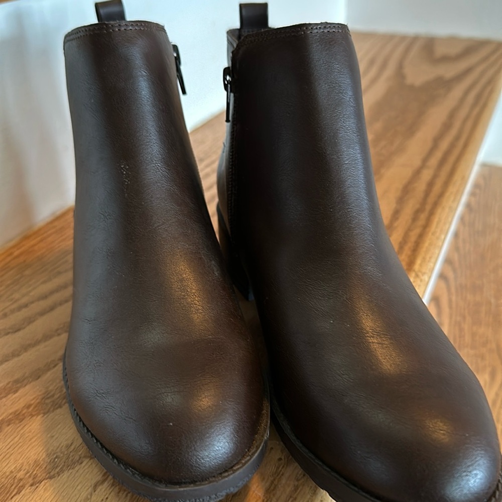 Size 8.5 Style & Co brown pull on booties. NEVER WORN